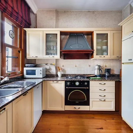 Gorgeous Private 3br 2ba W Bosphorus View Casa de Férias